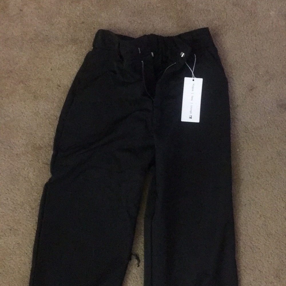 LUZX NOIRE CARGO PANTS SIZE M